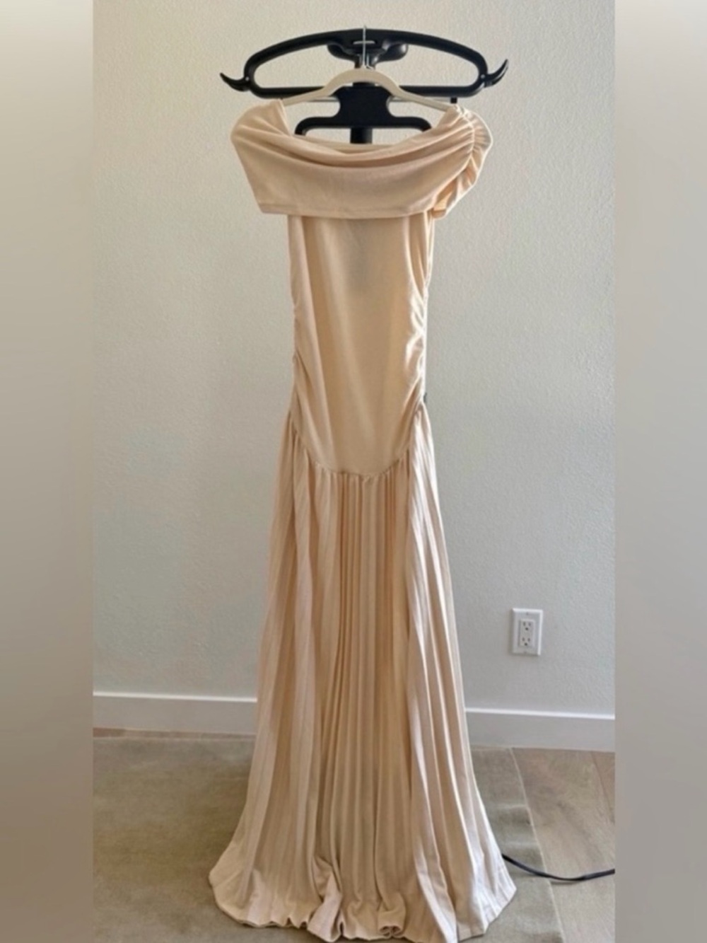Lioness Cream Off-Shoulder Maxi Dress